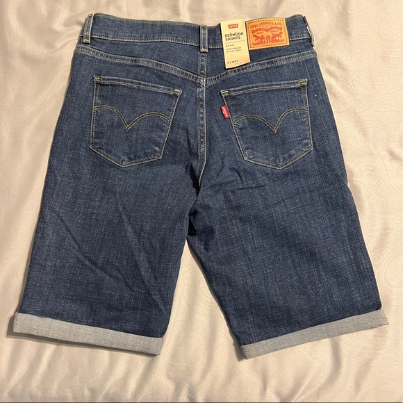 Levi’s Bermuda Shorts size 4/27 NWT - Picture 3 of 7